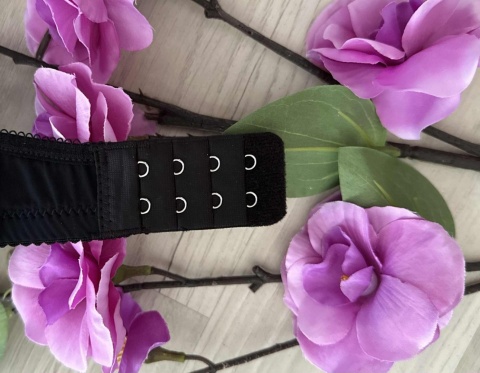 BIUSTONOSZ AIMINA''E''