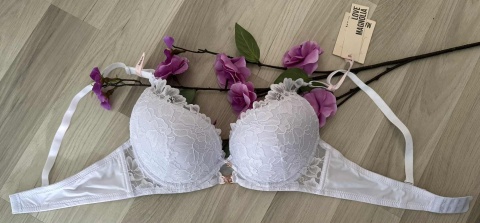 BIUSTONOSZ MAGNOLIA''C''