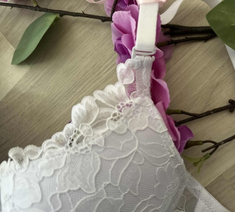 BIUSTONOSZ MAGNOLIA''C''