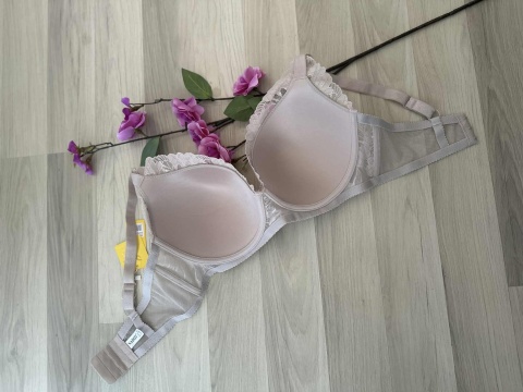 BIUSTONOSZ NADIZI''E''