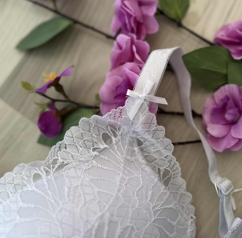 BIUSTONOSZ NADIZI''E''