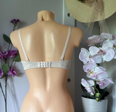 BIUSTONOSZ AIMINA''B''