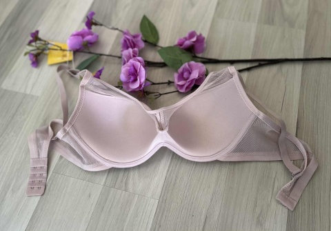 BIUSTONOSZ NADIZI''B''